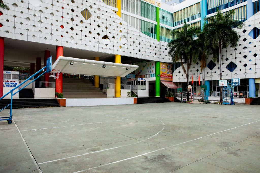 STARTRADER ベトナム・ホーチミン市 バスケットボールコート改修プロジェクト 01